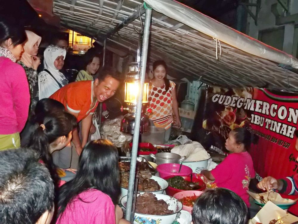 11 Kuliner Khas Jogja yang Wajib Kamu Coba. Unik dan Enak!