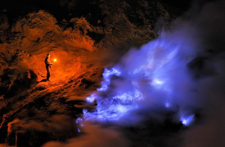 Api biru Kawah Ijen