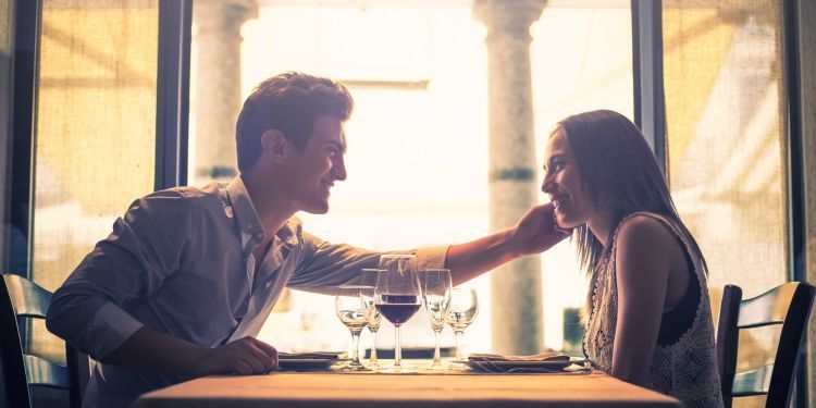 Diner romantis dengan masakan dia sendiri