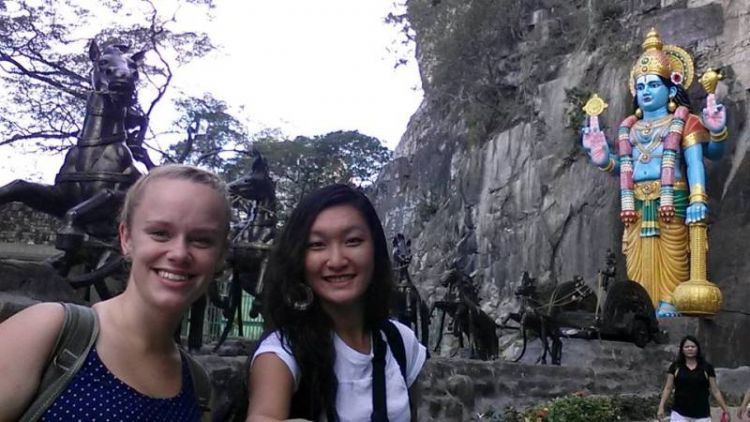 My best friend and me. Rambut hitam juga bagus 'kan? (dok. pribadi)