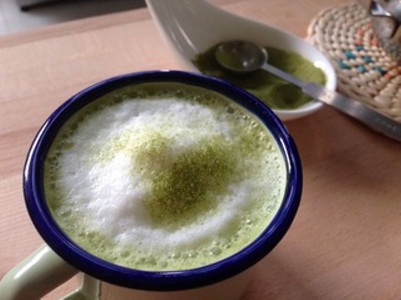 10 Kudapan & Minuman Hangat yang Bisa Kamu Buat Sendiri Sebagai Teman di Kost