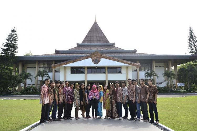 mahasiswa UNS
