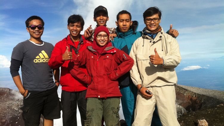 Cantik Saat Mendaki Gunung Bukanlah Dosa. Terapkan Tips Praktis Ini Untuk Mewujudkannya !