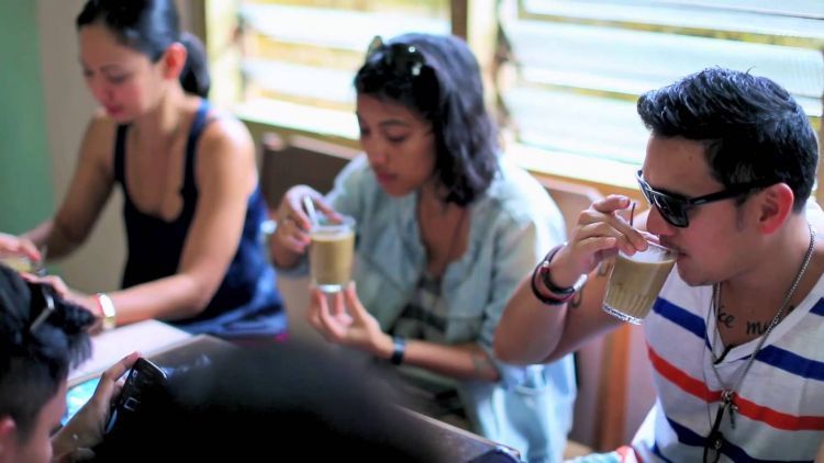 Sesap nikmatnya kopi Manggar yang legendaris