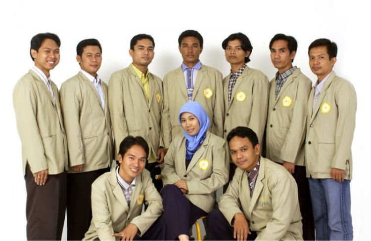 Kuliahnya di mana?