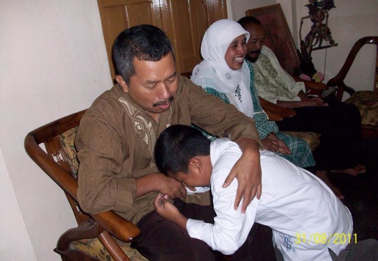 Mohon doa restu, Pak