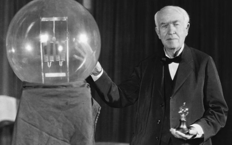 Rangkullah kegagalanmu, seperti yang dilakukan oleh Thimas A. Edison