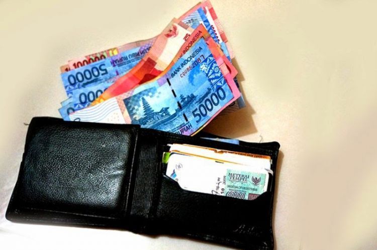 Bawa uang tunai!
