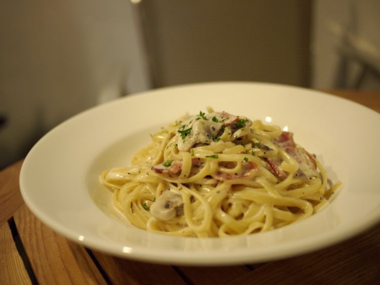 Pasta dengan saus krim yang menggoda selera