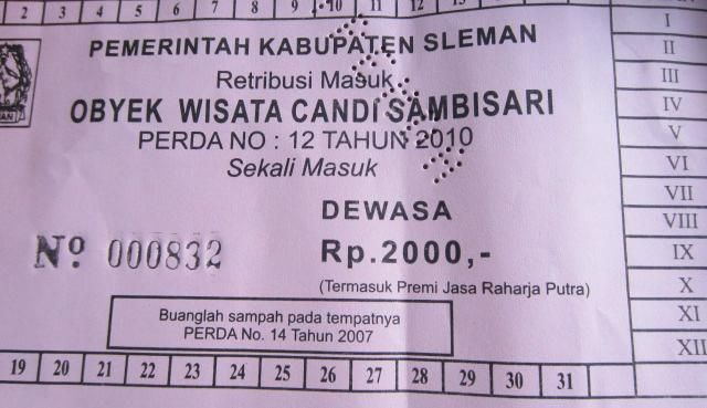 Bayar tiket masuk