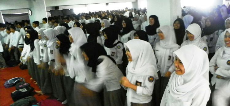 Ukhti-Ukhtinya sudah punya acara, guys.