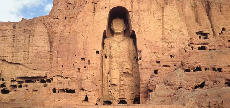 Patung Buddha raksasa di Afghanistan Sebelum dibom oleh Taliban