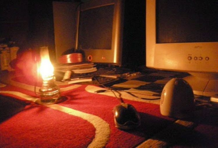 Mati lampu udah biasaaa...