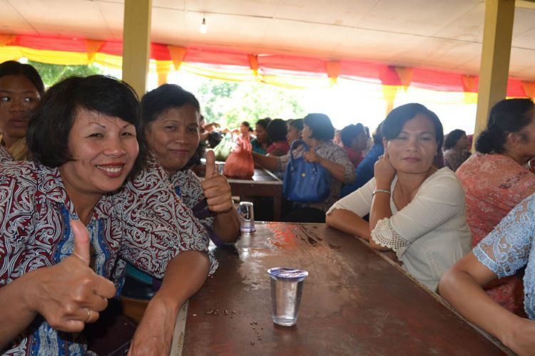 Ibu-ibu guru dari Balige