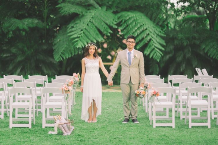 Pesta pernikahan yang sederhana saja