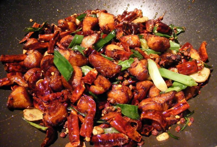 Hindari kuliner pedas