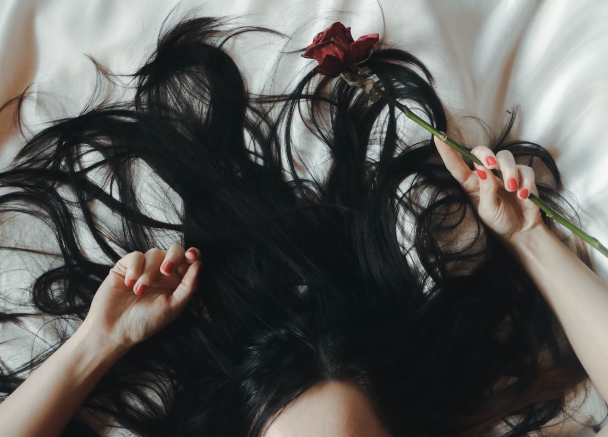 11 Tips Sederhana yang Akan Merawat Rambut Berjilbabmu Layaknya Mahkota