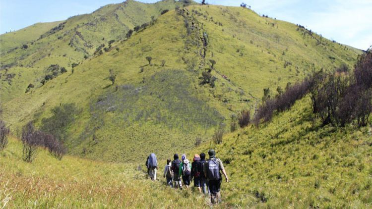 Alasan-Alasan Kenapa Kamu Harus Menjajal Mendaki Gunung 