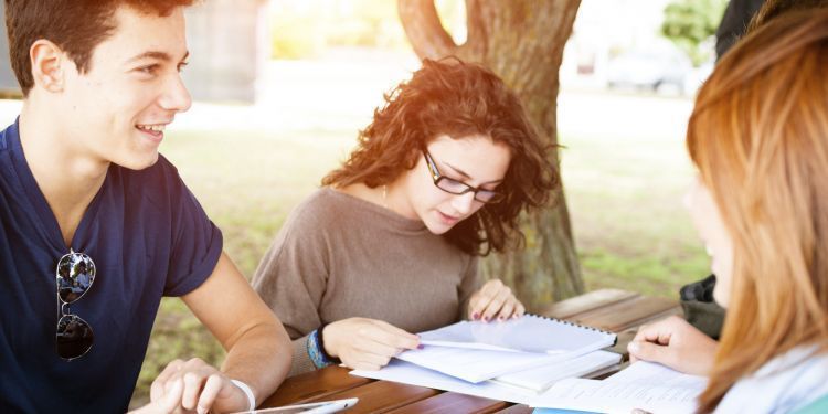 Hei Mahasiswa, Mau Dapat Nilai A? 10 Hal Ini Wajib Kamu Lakoni! 16 o-COLLEGE-STUDENT-STUDYING-facebook