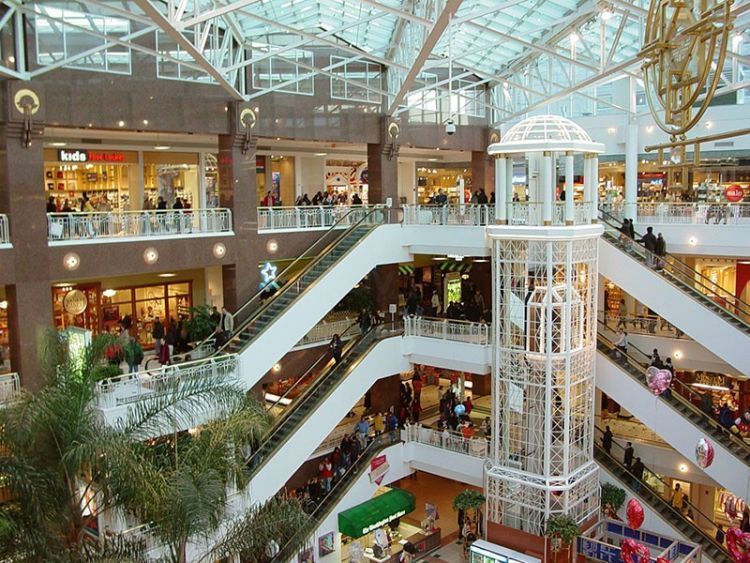 Potret perspektif bangunan mall.