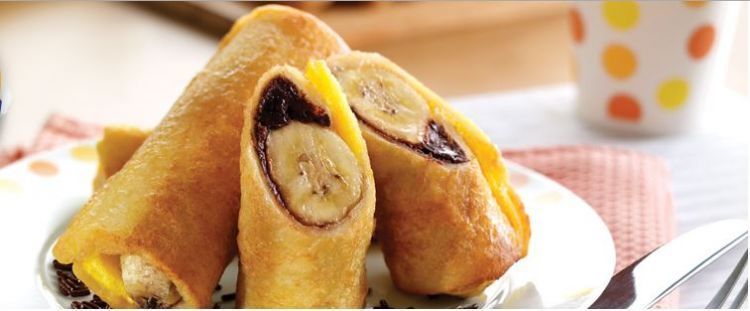 Roti gulung pisang cokelat yang hangat dan tak kalah nikmat