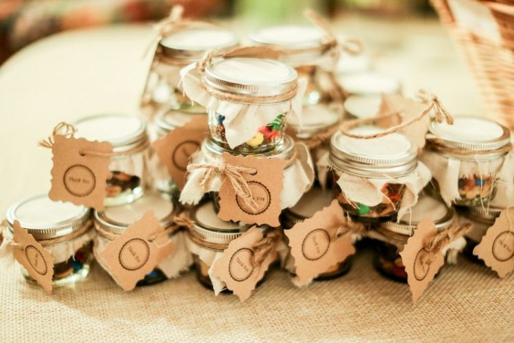 Sepertinya sulit membuat souvenir sendiri