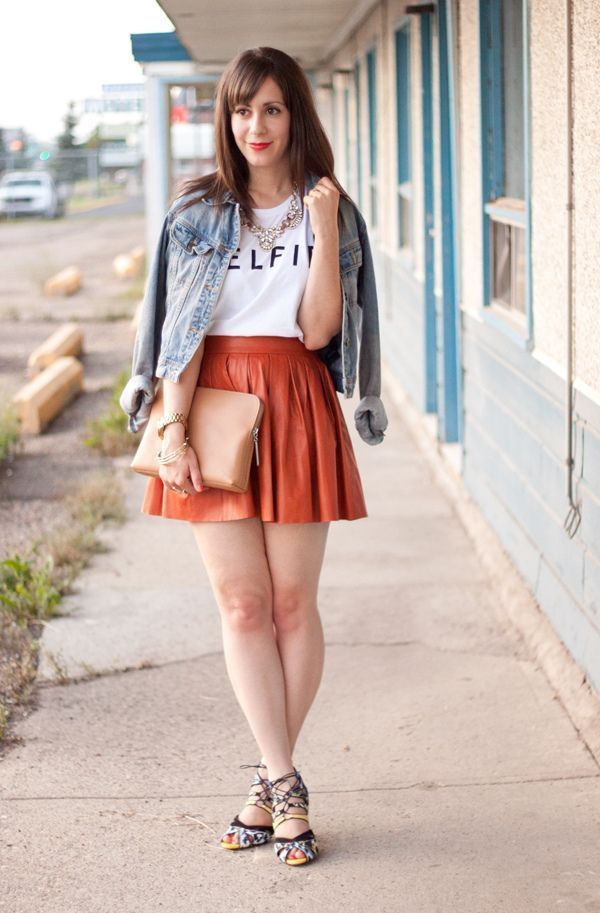 Jaket jeans + tee + rok + heels = cantik!