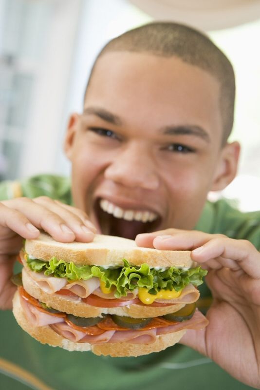 Sandwich isi banyak