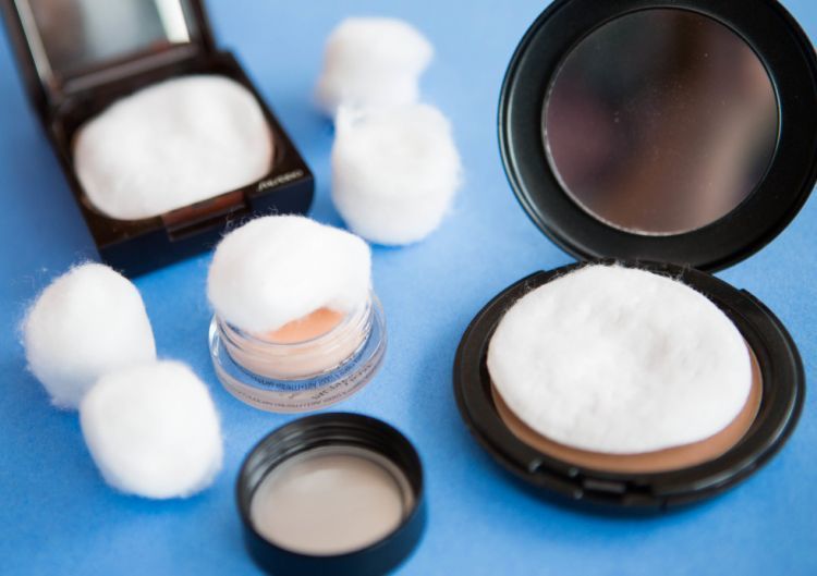Tips mengepak make up