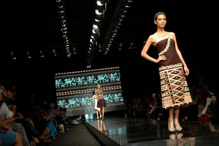 Nonton sih, nonton fashion show