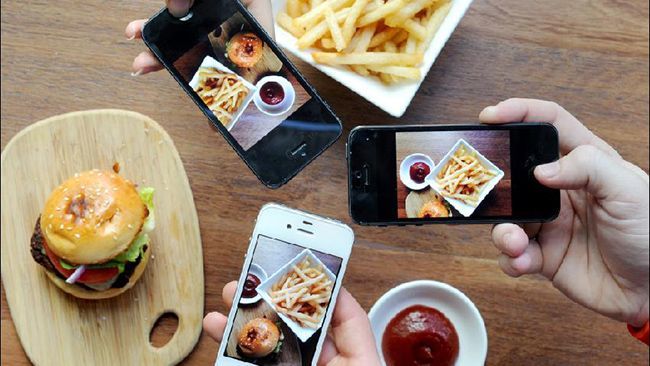 885419-food-sharing