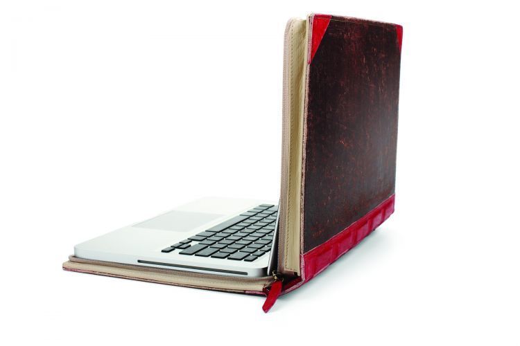 10 Benda Sederhana yang Akan Membuatmu Makin Cinta Baca Buku 28 Softcase laptop dengan desain buku tua