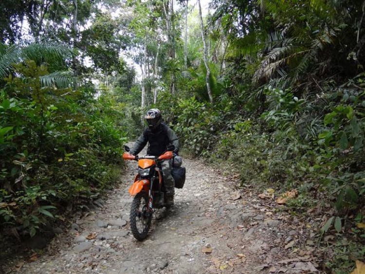 Melibas jalur offroad
