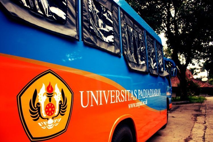 Sekarang bus kuningnya ganti jadi "Odong-odong" kayak begini