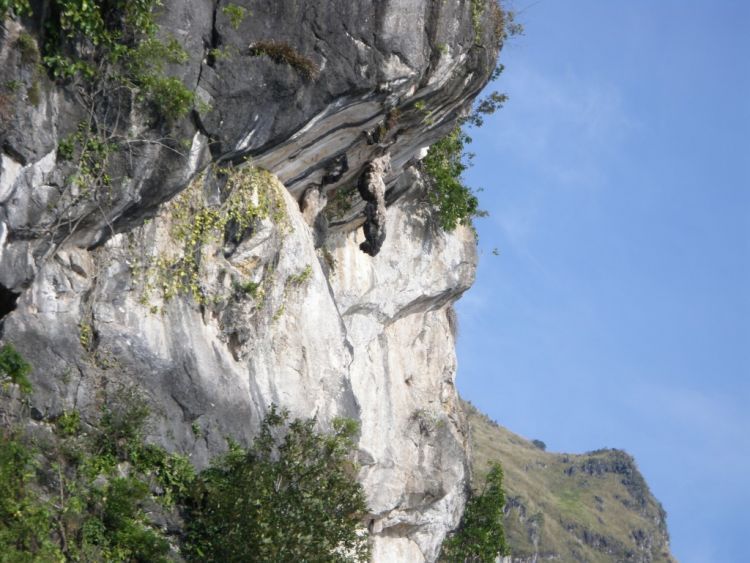 Batu Gantung Parapat