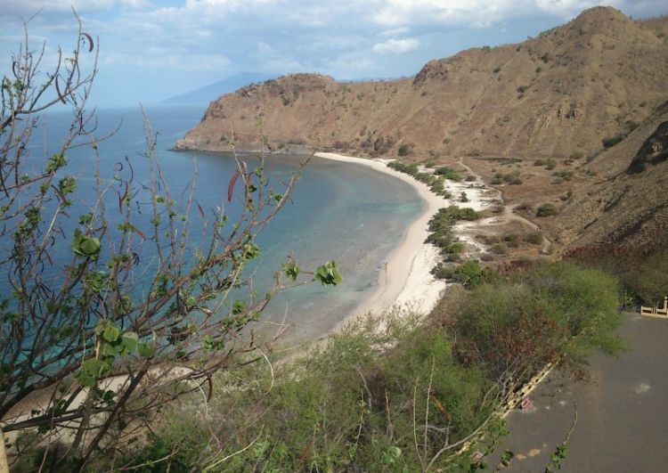 Pantai pasir putih di Dili