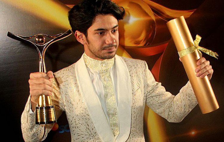 Reza Rahadian banyak mendapat penghargaan dalam berakting