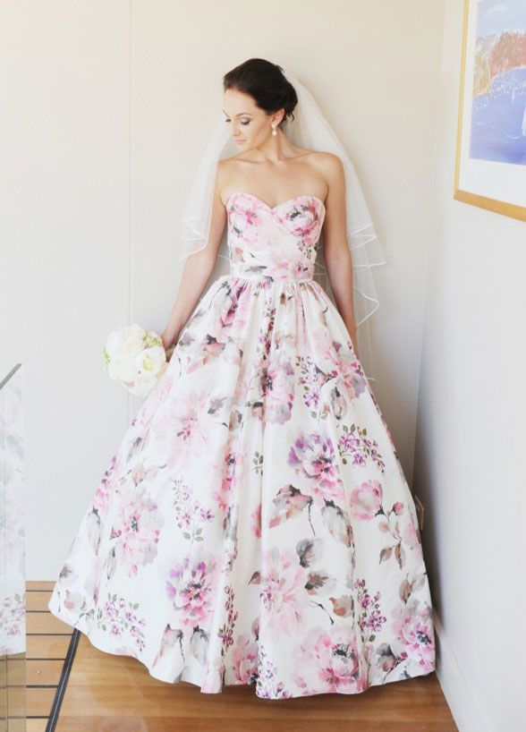 Dengan 11 Gaun Pengantin Ini, Kamu Bisa Secantik Putri di Hari Pernikahan Nanti 28 Gaun pernikahan yang unik dan cantik