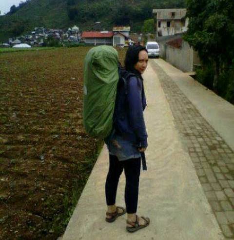 Keril yang terlalu berat berbahaya bagi perempuan. (dok. pribadi)