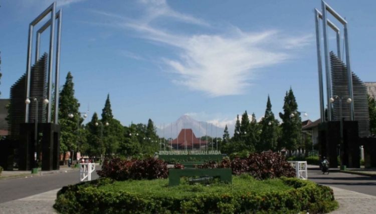 Jogja kota pelajar dan banyak perguruan tinggi.