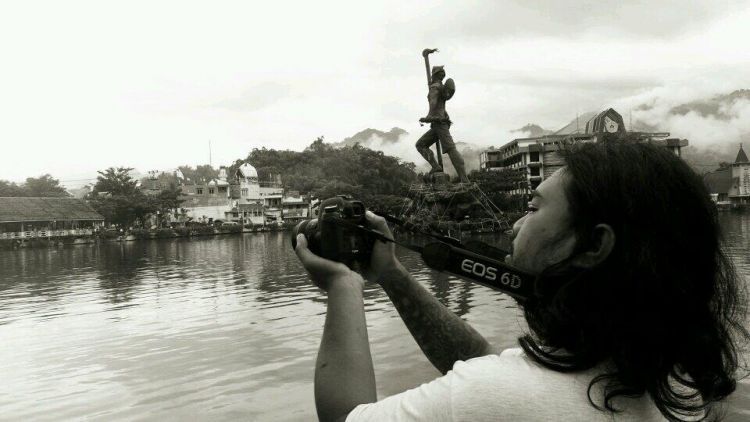 Demi Pengalaman Traveling yang Seru, 8 Penghobi Ini Layak Dijadikan Teman Seperjalananmu 18 Videografer