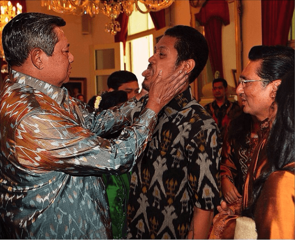 Foto rekayasa, Mas Agan Harahap digemes Pak Beye