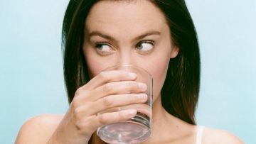 6 Efek Samping yang Bakal Kamu Rasakan Kalau Kurang Minum Air Putih