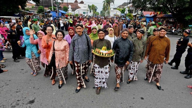 Orangnya ramah-ramah.