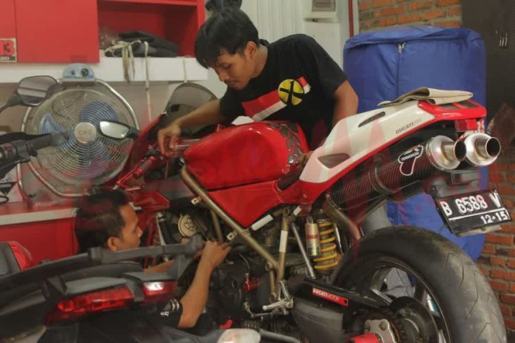 Rajin-rajin merawat sepeda motormu