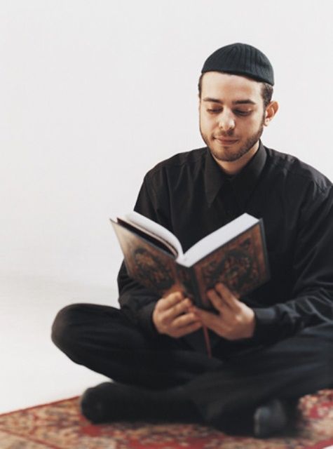 Gak usah gaya-gayaan jadi hafidzh dulu, lah, yang penting tajwidnya dah bener, bro!
