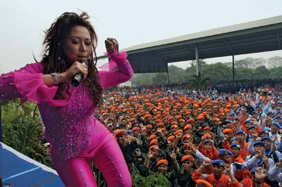 Di Balik Kesan Norak, Ada Banyak Alasan Tersembunyi yang Membuat Kamu Tetap Suka Dengan Musik Dangdut 18 Harus punya karakter