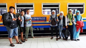 10 Alasan yang Bikin Kita Susah Move On Dari Traveling Pakai Kereta Api