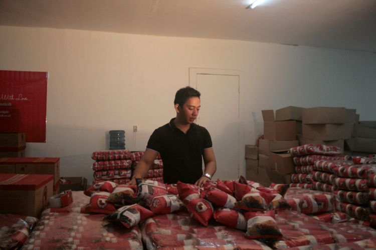 dia selalu ulet untuk memasarkan produknya