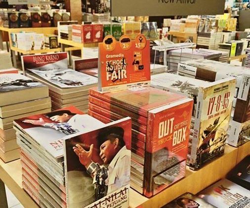 Inilah 5 Alasan Kenapa Kita Harus Membaca Buku “Out of the Truck Box”